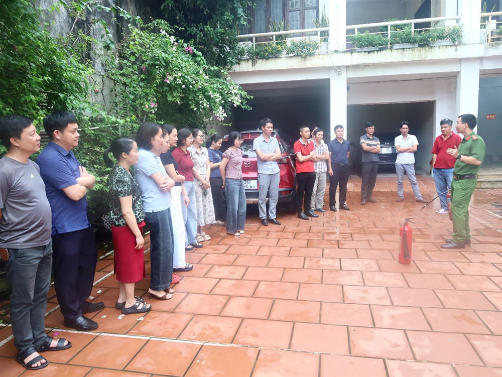 047-phong-chay2.jpg