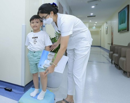 Hormone nào tác động chiều cao của trẻ?
