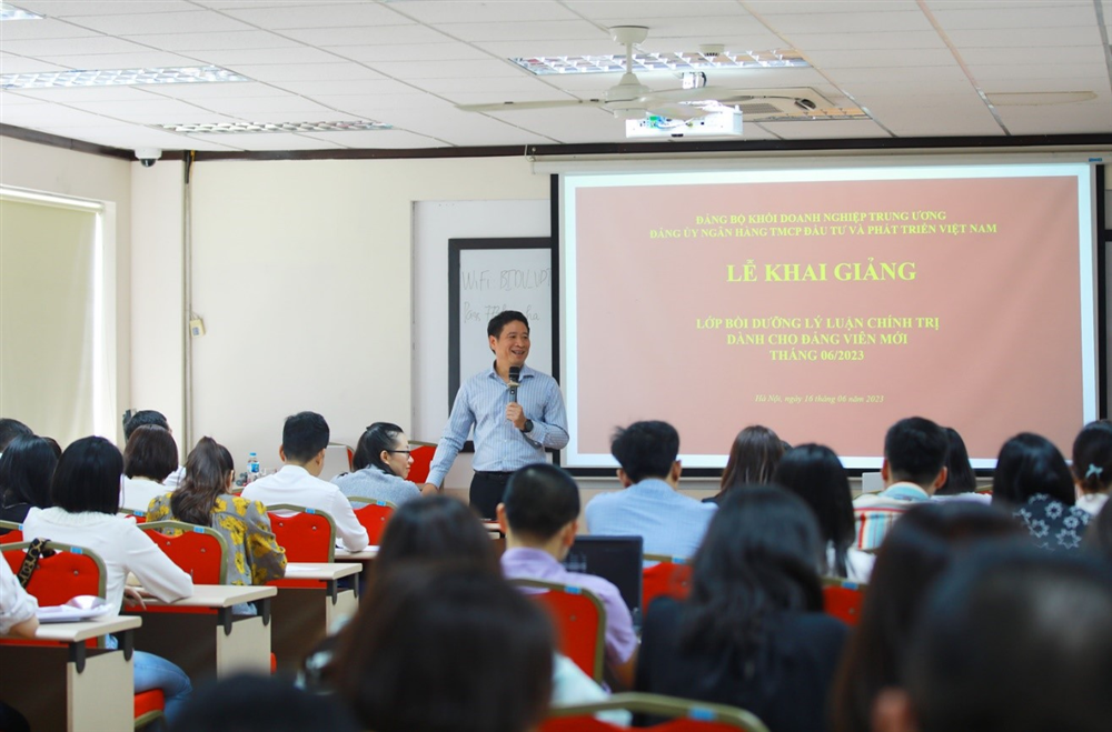 Nghiên cứu đề xuất một số giải pháp nâng cao chất lượng công tác đào tạo, bồi dưỡng lý luận chính trị đối với cán bộ, đảng viên trong doanh nghiệp trên địa bàn thành phố Hải Phòng đến năm 2030