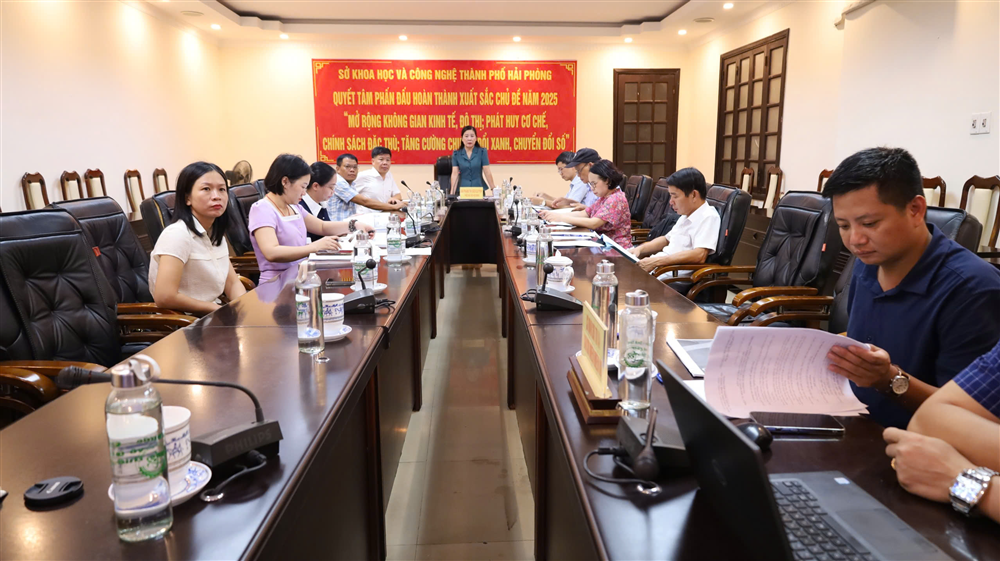Thử nghiệm sản xuất giống và thả tái tạo nguồn lợi bào ngư tại Khu bảo tồn biển Bạch Long Vỹ