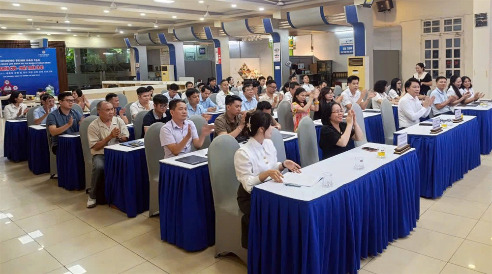 Lễ bế giảng chương trình đào tạo nâng cao năng lực quản trị và quản lý hoạt động nghiên cứu - phát triển (R&D)