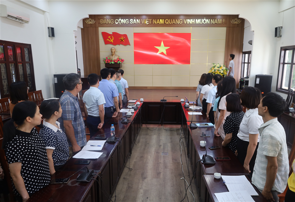 90410-chi-bo-trung-tam-1.jpeg