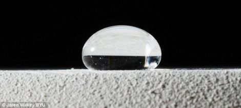 Sáng chế bề mặt vật liệu siêu kỵ nước