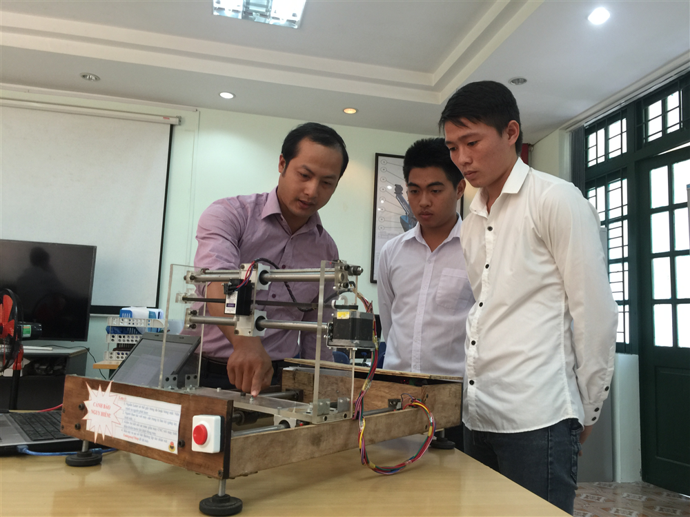 Giảng viên say mê nghiên cứu khoa học
