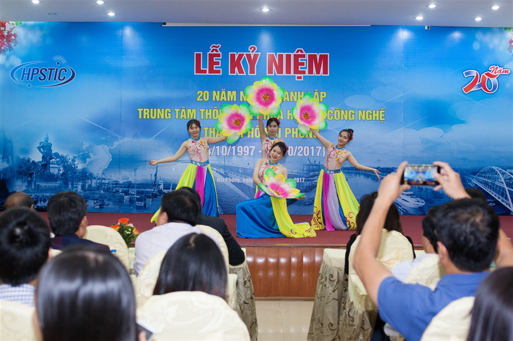 Trung tâm Thông tin KH&CN thành phố Hải Phòng kỷ niệm 20 năm ngày thành lập