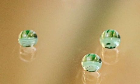 Nghiên cứu hành vi của các phân tử nước hướng tới phát triển thiết bị điện tử mới