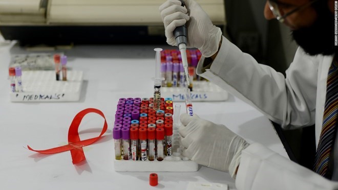 Israel xây nhà máy công nghệ sinh học đầu tiên sản xuất thuốc trị AIDS