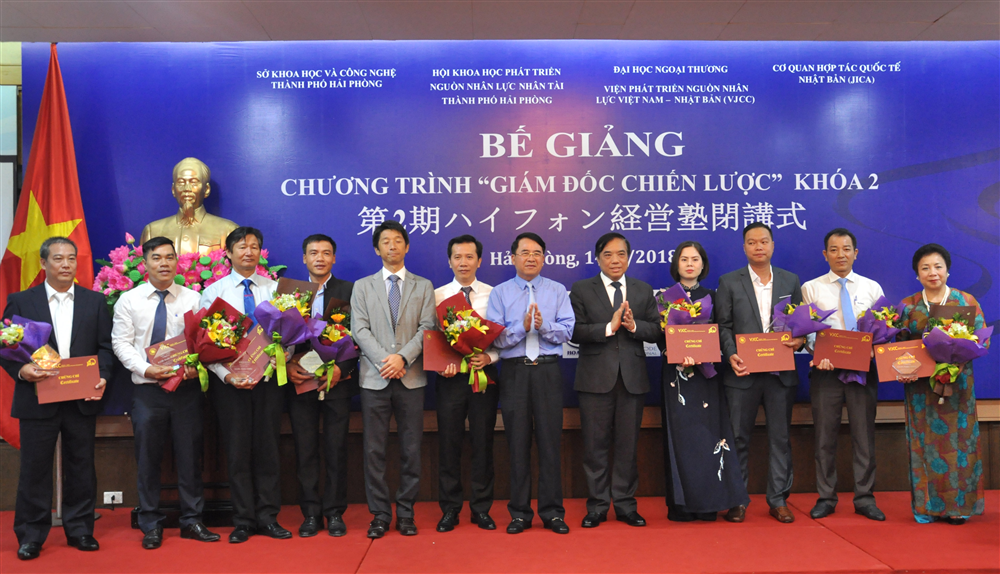 Bế giảng khóa đào tạo Giám đốc Chiến lược (Keieijuku) khóa 2