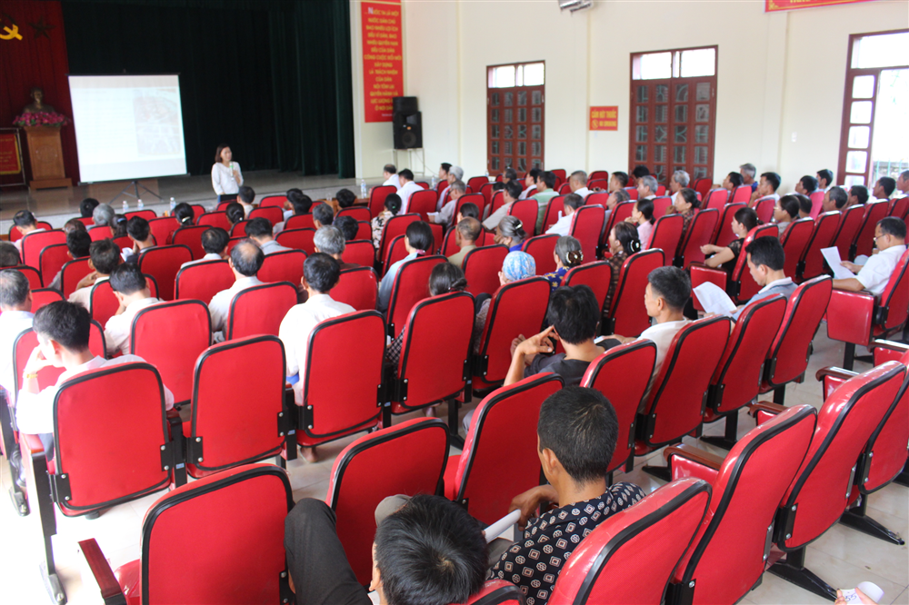 Tập huấn chăn nuôi lợn, gà theo hướng an toàn