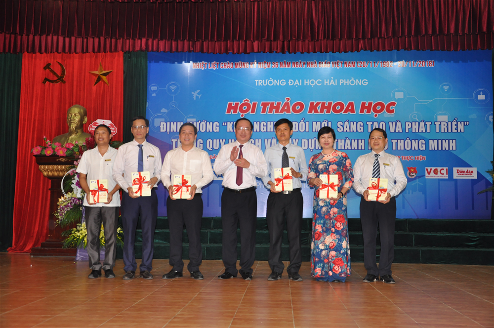 Định hướng khởi nghiệp đổi mới sáng tạo và phát triển trong quy hoạch và xây dựng thành phố thông minh