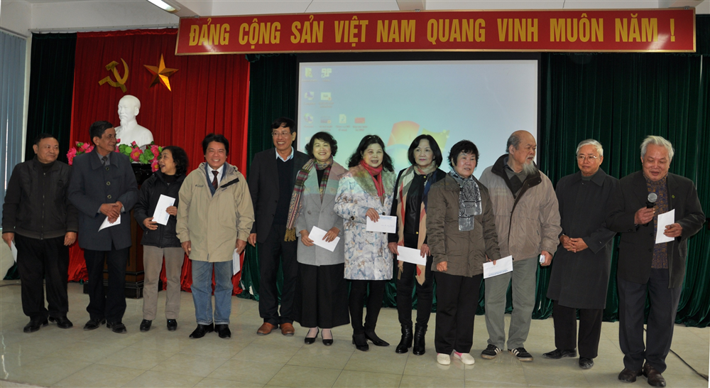 Tiếp xúc các cán bộ hưu trí ngành khoa học và công nghệ Hải Phòng nhân dịp Xuân Mậu Tuất 2018