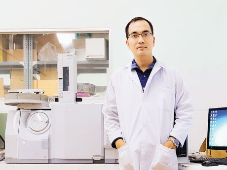 TS. Trương Vũ Thanh với nghiên cứu tạo ra hệ xúc tác hoạt tính vượt trội
