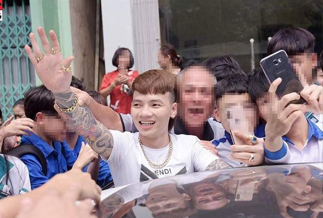 Hiện tượng Khá Bảnh: Báo động về “thần tượng” của giới trẻ