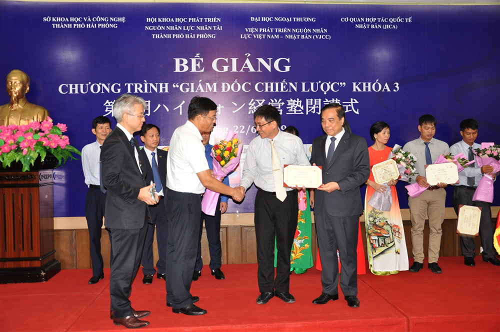 Bế giảng Chương trình đào tạo Giám đốc chiến lược khóa 3