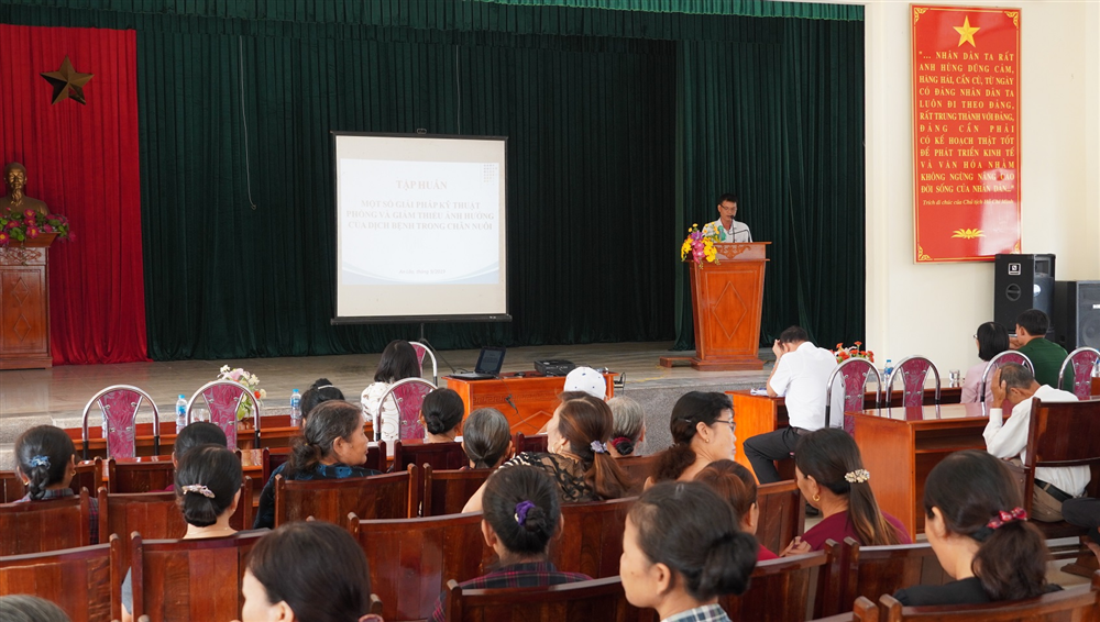Một số giải pháp kỹ thuật trong phòng và giảm thiểu ảnh hưởng bệnh dịch trong chăn nuôi lợn, gà theo hướng an toàn
