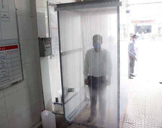 Đoàn Thanh niên quận Lê Chân chế tạo buồng khử khuẩn nhanh phòng, chống dịch COVID-19