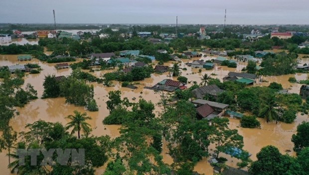 Hình ảnh lũ lớn trên sông Hiếu gây ngập diện rộng tại khu vực huyện Cam Lộ, tỉnh Quảng Trị.