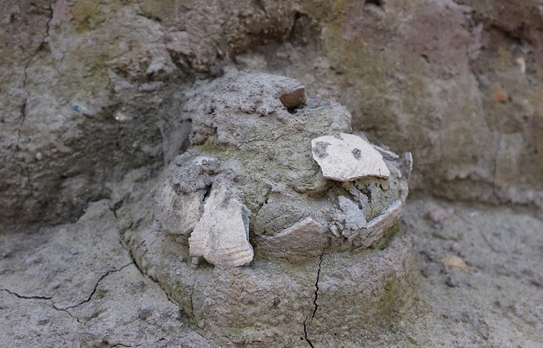 Hiện vật còn sót lại sau khai quật nghiên cứu khảo cổ học cụm di chỉ Vườn Chuối năm 2019.