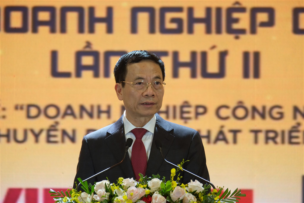 Bộ trưởng Bộ TT&TT Nguyễn Mạnh Hùng phát biểu tại Diễn đàn quốc gia về phát triển doanh nghiệp công nghệ số Việt Nam 2020.