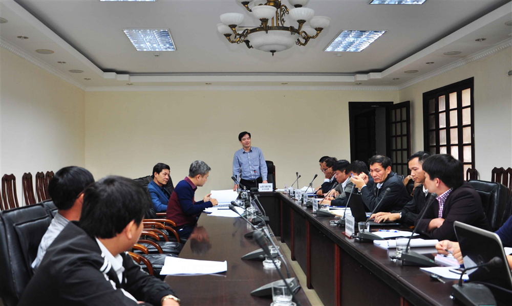 Phó Giám đốc Sở Nông nghiệp và Phát triển Nông thôn Bùi Thanh Tùng chủ trì hội nghị.