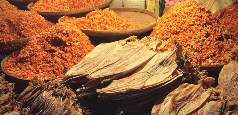 Cách chọn thực phẩm khô an toàn ngày Tết