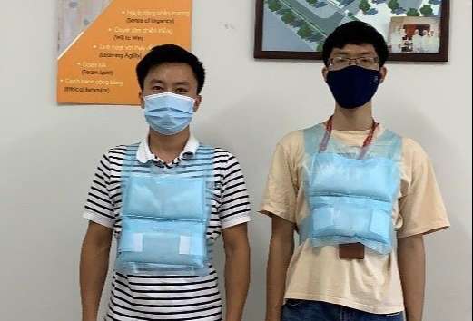 Áo hạ nhiệt cho nhân viên y tế trong mùa dịch