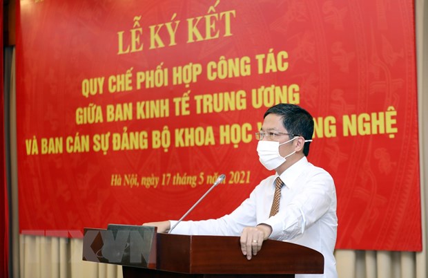 Ông Trần Tuấn Anh, Uỷ viên Bộ Chính trị, Trưởng Ban Kinh tế Trung ương phát biểu tại buổi Lễ.