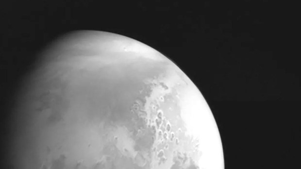 tàu thăm dò Thiên Vấn-1 (Tianwen-1) đã gửi về Trái Đất hình ảnh đầu tiên về Sao Hỏa mà tàu chụp được.