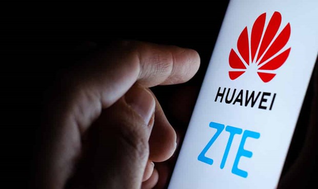 Ngày 13/7, Ủy ban Truyền thông liên bang Mỹ (FCC) đã bỏ phiếu thông qua chương trình trị giá 1.900 tỷ USD nhằm đền bù cho hầu hết các hãng viễn thông nội địa bị thiệt hại khi không sử dụng các thiết bị của hai công ty Trung Quốc Huawei và ZTE.