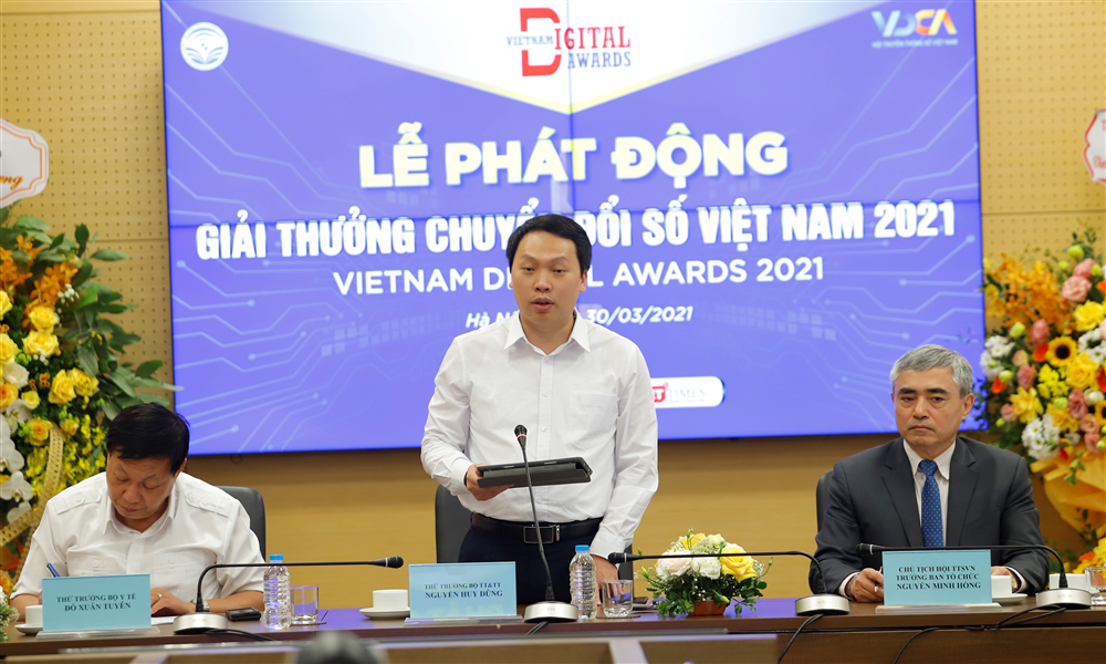 Thứ trưởng Bộ TT&TT Nguyễn Huy Dũng phát biểu tại lễ phát động giải thưởng VDA 2021.