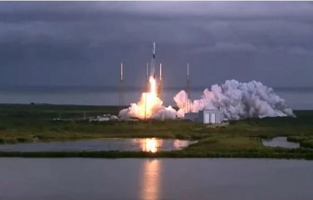 SpaceX lập kỷ lục phóng cùng lúc 143 vệ tinh từ một tên lửa
