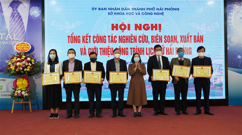 Hội nghị tổng kết công tác nghiên cứu, biên soạn, xuất bản và giới thiệu công trình Lịch sử Hải Phòng