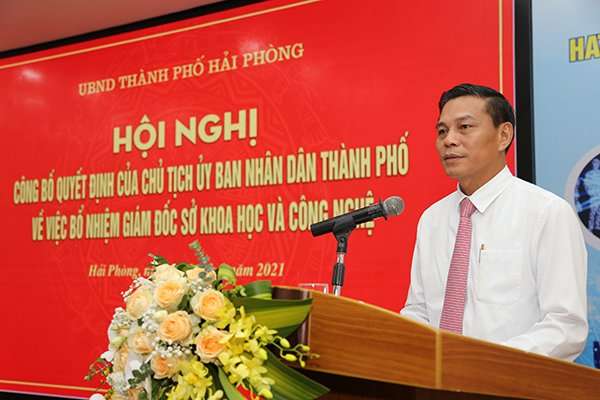 Chủ tịch UBND thành phố Nguyễn Văn Tùng phát biểu tại Hội nghị