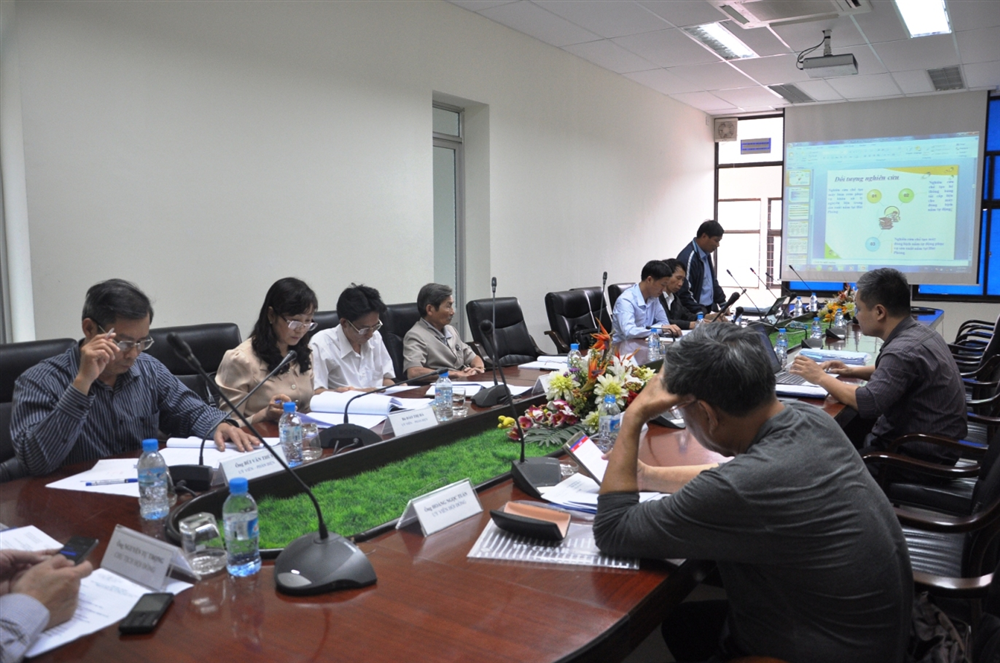 Nghiên cứu, chế tạo thành công dây chuyền xử lý rơm rạ  và đóng bịch nấm tự động