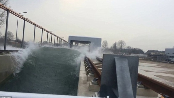 Hà Lan chế tạo máy tạo sóng lớn nhất thế giới để chống lũ lụt