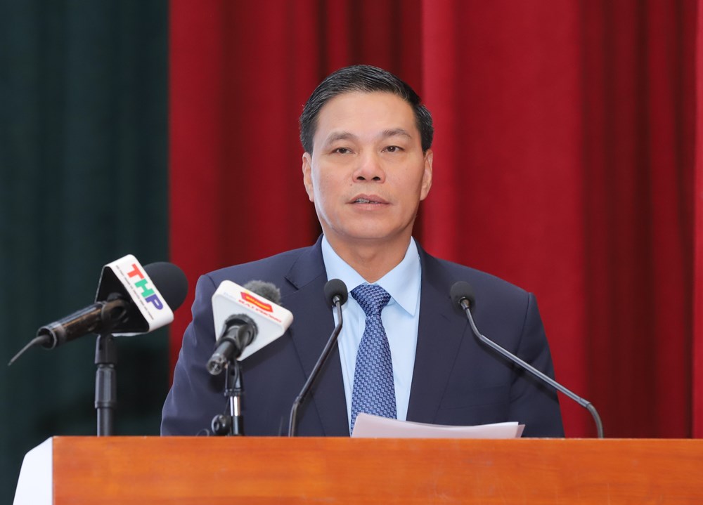Hội nghị triển khai thực hiện Nghị quyết của Thành ủy, Hội đồng nhân dân thành phố về nhiệm vụ phát triển kinh tế - xã hội, quốc phòng - an ninh thành phố năm 2023