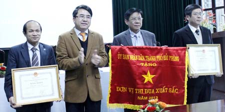 Khối Văn hóa – Xã hội – Khoa học Công nghệ: Ký kết Giao ước thi đua năm 2014