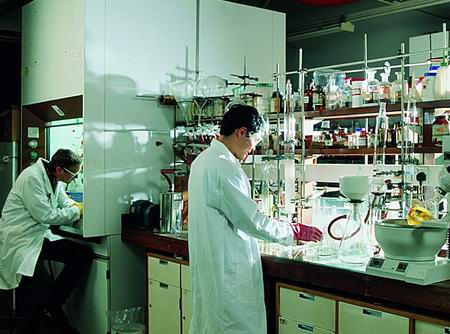 Gắn khoa học với thực tiễn bằng cơ chế đặt hàng 