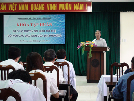 Tập huấn bảo hộ quyền sở hữu trí tuệ đối với các đặc sản của địa phương