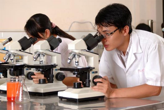 Hai nhà khoa học đầu tiên giành Giải thưởng Tạ Quang Bửu 