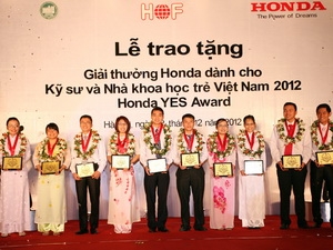 Honda trao giải cho kỹ sư và nhà khoa học trẻ VN