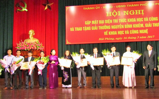 Giải thưởng Nguyễn Bỉnh Khiêm và Giải thưởng Thành phố về KH&CN (Phần 2)