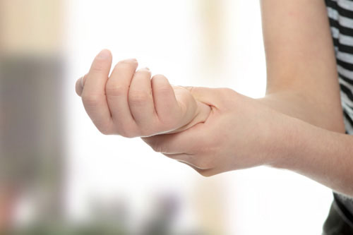 Phòng ngừa bệnh đau cổ tay sau khi sinh
